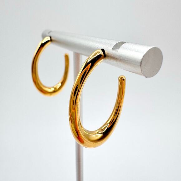 Vintage Napier Oblong Hoop Earrings Shiny Gold Tone Signed Chic Classic Luxe - Picture 3 of 8